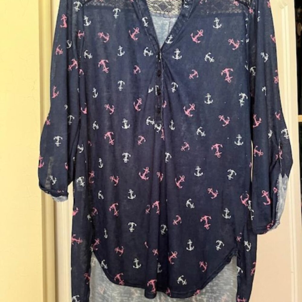 Top  - No Bounderies - XXL (19)  Lace yoke